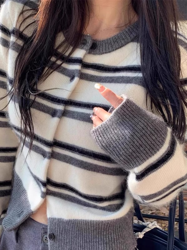 Cardigan tricotat pentru femei, dungi în blocuri de culori, guler rotund, mâneci lungi, croială lejeră