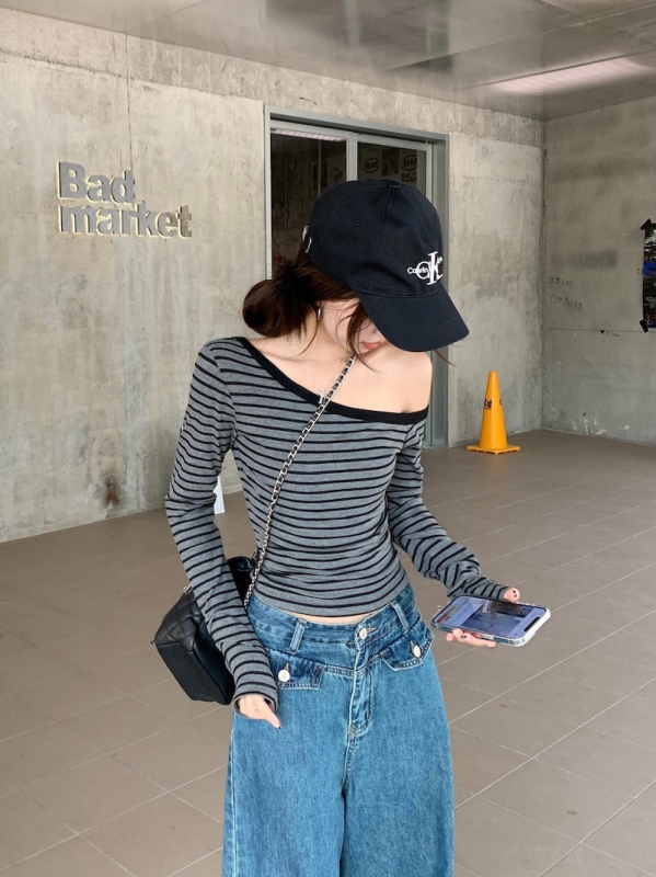 Slim-fit топ с райета, полиестер-еластан, дълги ръкави, наклонена яка