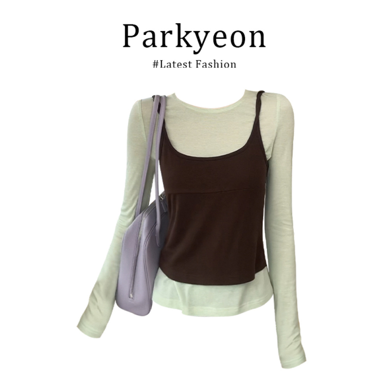 Tricou T cu mâneci lungi, guler rotund, croială Slim, țesătură ușor zbârcită din fibră acrilică