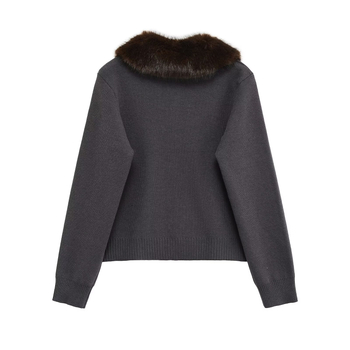 Jachetă tricotată pentru femei cu rever din blană artificială, închidere cu nasturi, mâneci lungi, lungime 50–65 cm, iarnă 2025, poliester 50–70%