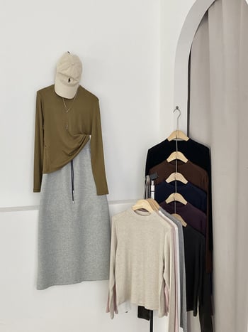 Oversize majica od teškog Tencel-vuna materijala (200 g), Lyocell 70-80%, ovčja vuna 20-30%, dugi rukavi, oversize kroj, jesen 2025