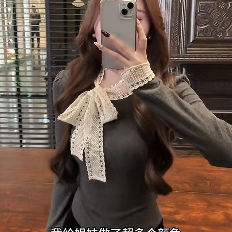 Ženski pleteni top s čipkastom mašnicom i izvezenim detaljima – bez rukava, okrugli izrez, viskozni materijal