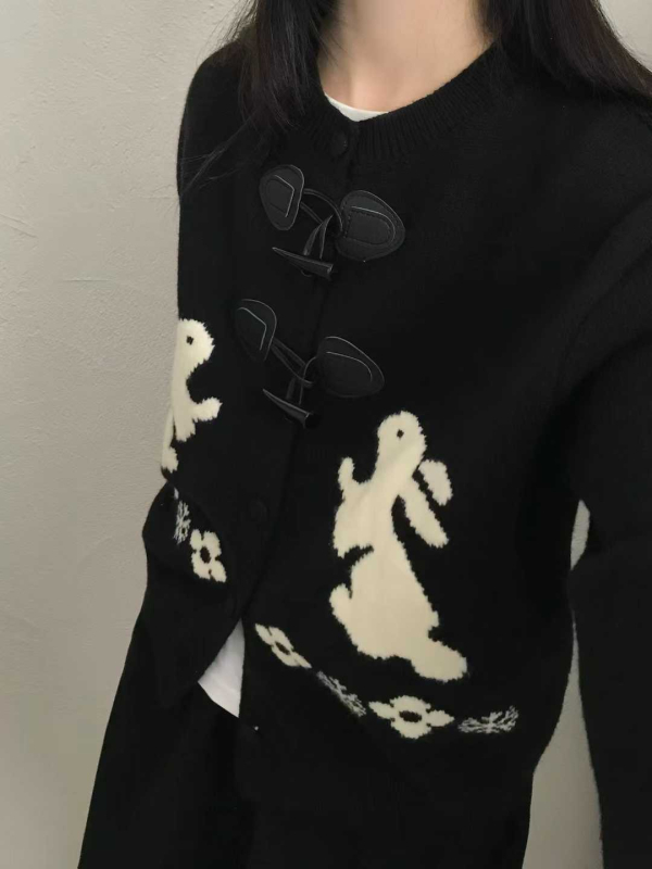 Женски плетен кардиган с цип, плътен трикотаж, полиестер-найлонова смес, свободен силует, кръгло деколте.