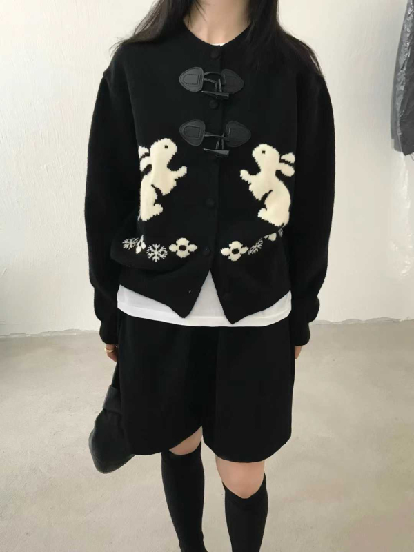 Женски плетен кардиган с цип, плътен трикотаж, полиестер-найлонова смес, свободен силует, кръгло деколте.