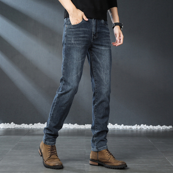 Мъжки дънки с еластичен прав силует, среден талия, деним с ензимно пране и декоративен патч