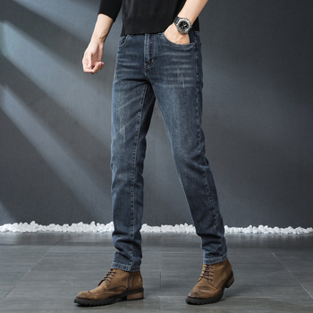 Мъжки дънки с еластичен прав силует, среден талия, деним с ензимно пране и декоративен патч