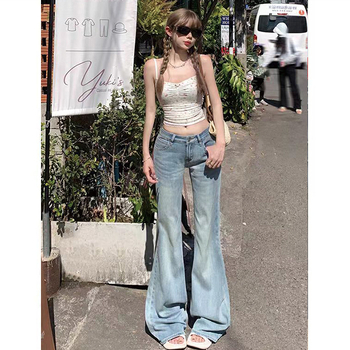 Džinsice s niskim strukom, blago široke, denim 70-80% pamuk, do 30% poliestera, završno pranje, casual stil
