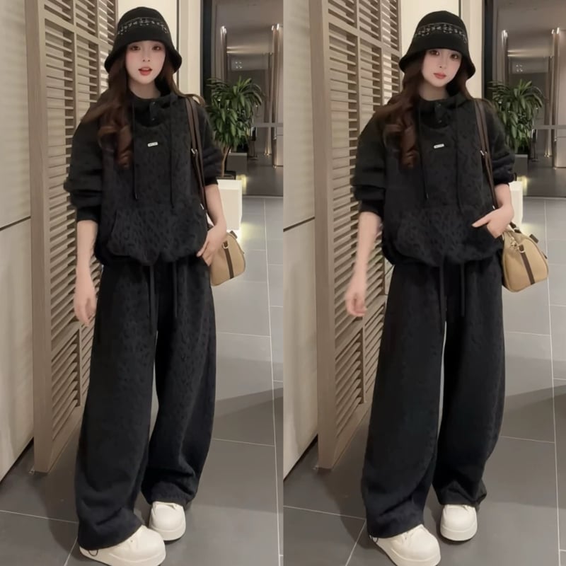 Леопардов принт оксамен качулка суитшърт и комплект широки панталони за жени — смес от памук и полиестер (70–80% полиестер), дълги ръкави, качулка, костюм с панталони, Зима 2025