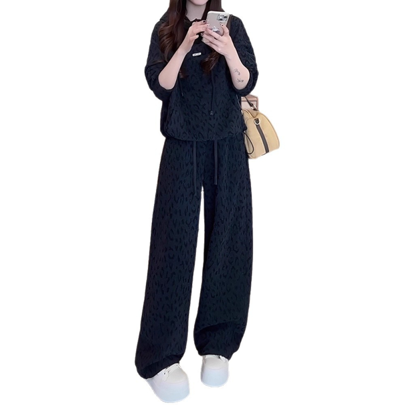 Леопардов принт оксамен качулка суитшърт и комплект широки панталони за жени — смес от памук и полиестер (70–80% полиестер), дълги ръкави, качулка, костюм с панталони, Зима 2025