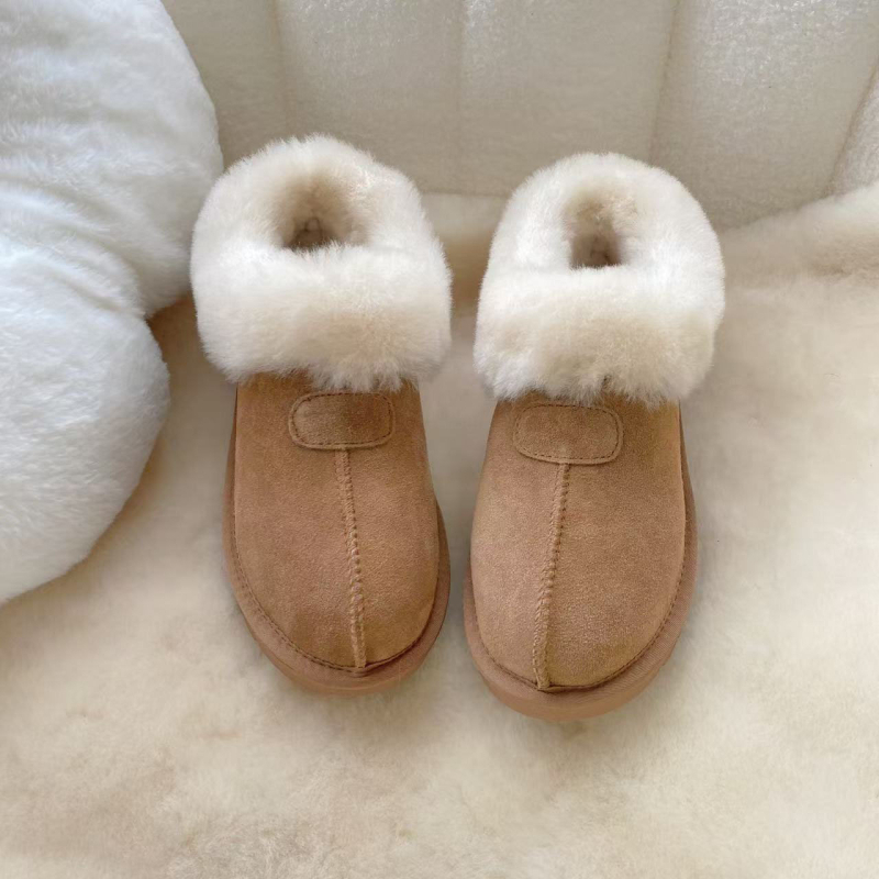 Снежни ботуши с равна подметка, горна част от раздвоена кожа, вътрешна подплата от овча вълна, подметка от ТПР, нисък горен край