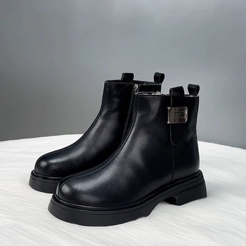 Téli csizmák PU felsőrésszel, gumitalppal, középmagas szár, 3-5 cm magas sarok, fleece-béléses
