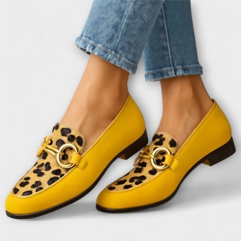 Női Mary Jane cipő, egypántos, kerek orrú, alacsony sarkú, műbőr felsőrész.