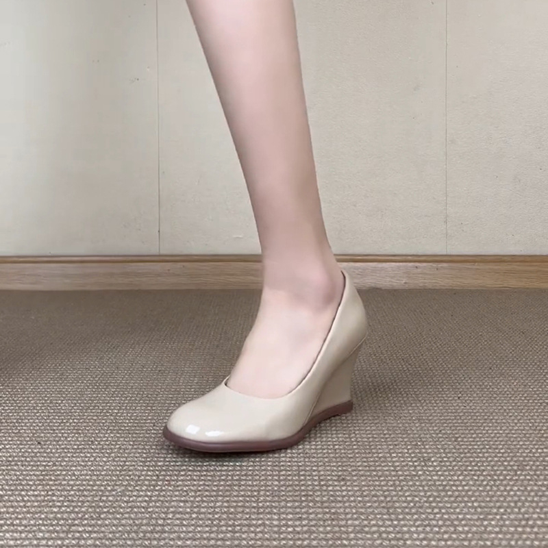 Ženske klin cipele, okrugli vrh, 6-8 cm klin, gornji materijal: Super Fiber, ulošak PU