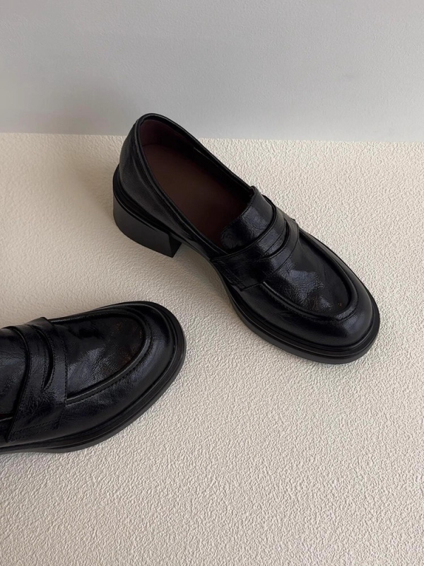 Ženske loaferice s debelim petom 3–5 cm, okrugli vrh, gornji i unutarnji dio od super fiber, gumena potplat, britanski stil