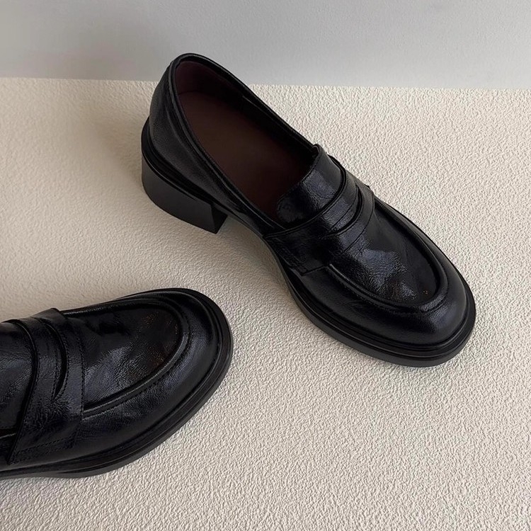 Ženske loaferice s debelim petom 3–5 cm, okrugli vrh, gornji i unutarnji dio od super fiber, gumena potplat, britanski stil