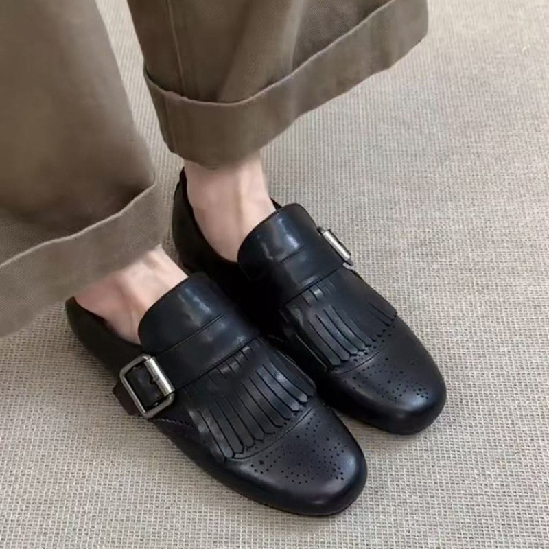 Női bőrlapos loaferek, kerek orr, alacsony sarok 1–3 cm, gumitalp, belső talp természetes bőr