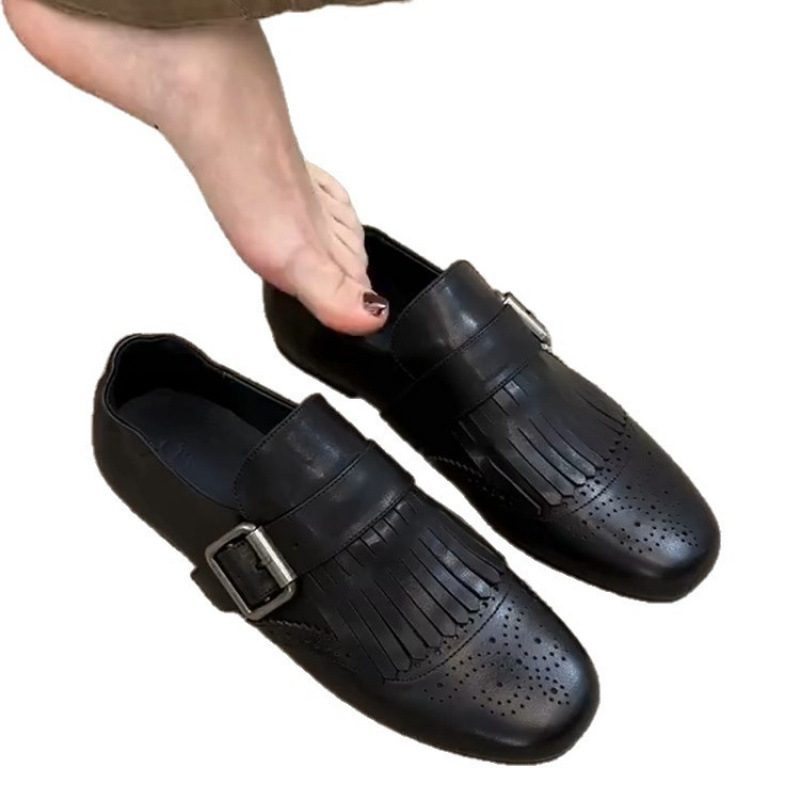 Női bőrlapos loaferek, kerek orr, alacsony sarok 1–3 cm, gumitalp, belső talp természetes bőr