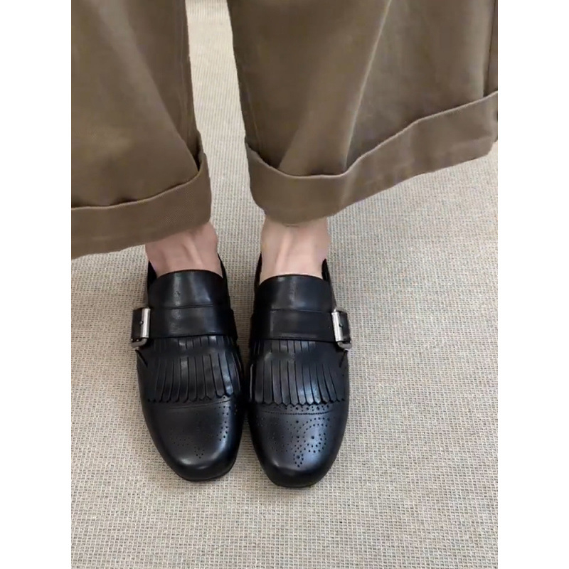 Női bőrlapos loaferek, kerek orr, alacsony sarok 1–3 cm, gumitalp, belső talp természetes bőr