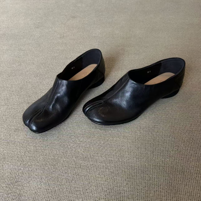 Női Split-Toe cipő, valódi bőr felsőrész, közepes sarok 3–6 cm, gumitalp, báránybőr belső