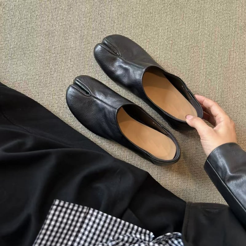 Női Split-Toe cipő, valódi bőr felsőrész, közepes sarok 3–6 cm, gumitalp, báránybőr belső