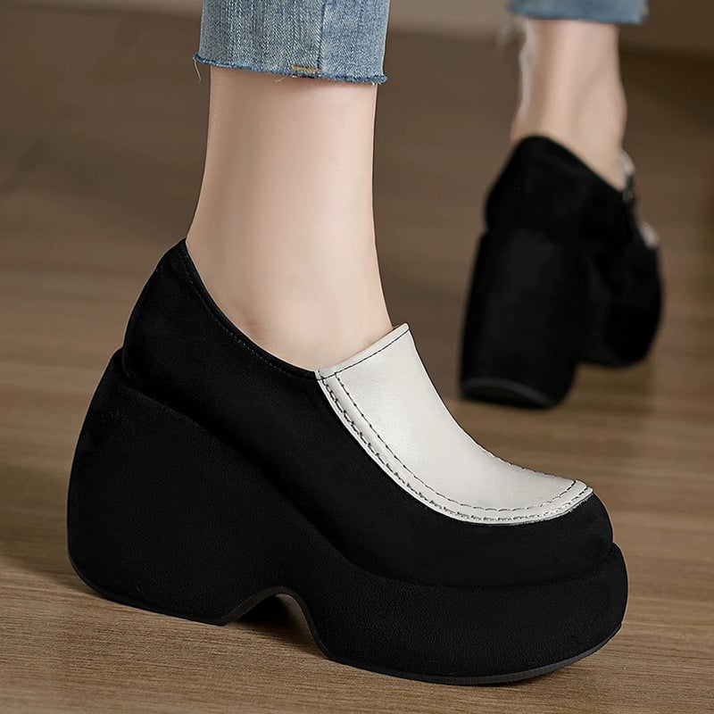 Platform mokaszín 10 cm-es sarokkal, kerek orrú, PU felső rész, gumí talp