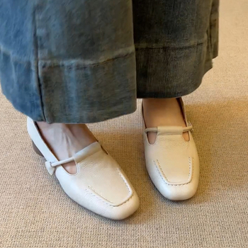 Mary Jane balerinke s Velcro kopčom, okrugla zaobljena prednja strana, niski pet, PU ulošak, gumeni potplat