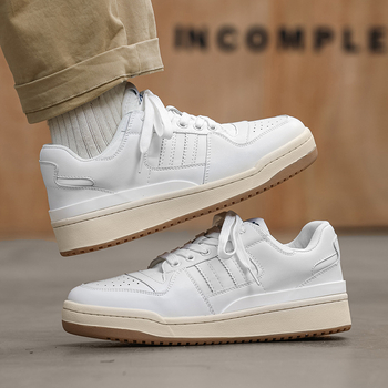 Skate tenisice s okruglim nosom, dvostruko kožna gornja strana od goveđe kože, niski peta 1-3 cm, gumeni potplat, vezanje na vezice