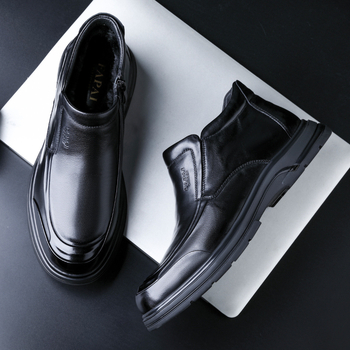 Челси обувки, кожа от първи слой, подплата с изкуствен къс пух, гумена подметка, страничен цип