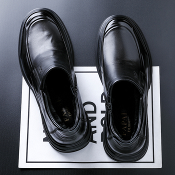 Челси обувки, кожа от първи слой, подплата с изкуствен къс пух, гумена подметка, страничен цип