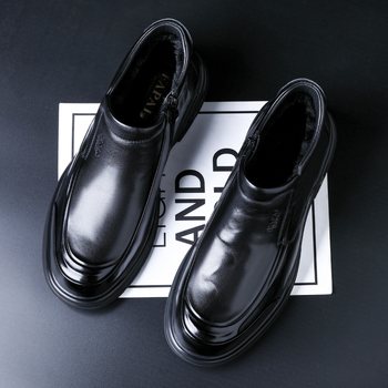 Челси обувки, кожа от първи слой, подплата с изкуствен къс пух, гумена подметка, страничен цип