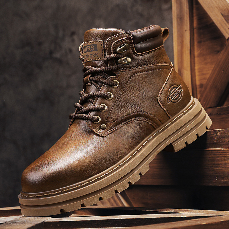 Muške Martin čizme od prave kože, gumena potplata, prednje vezivanje šnurlama, srednja visina potkoljenice, unutarnja podstava od prave kože