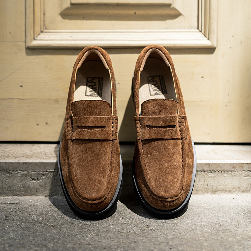 Muške mokasine slip-on, dvostruko slojena teleća koža na gornjoj strani, tele split koža, okrugli vrh, niski potpetica, za jesen