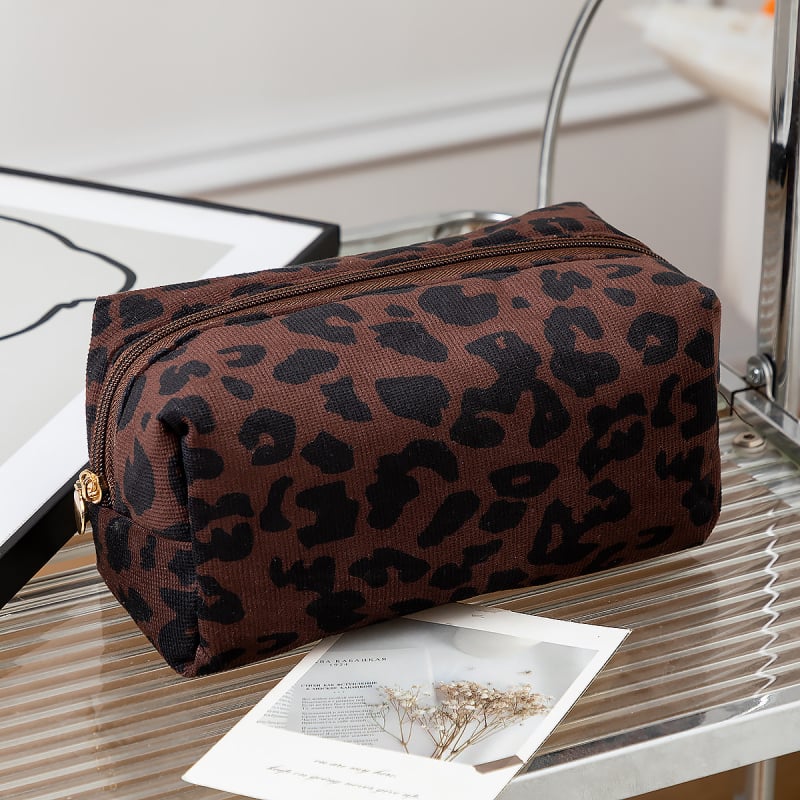 Kozmetička torbica s leopard uzorkom – prenosna za putovanja, ultra lagana, poliester, zatvarač, street style