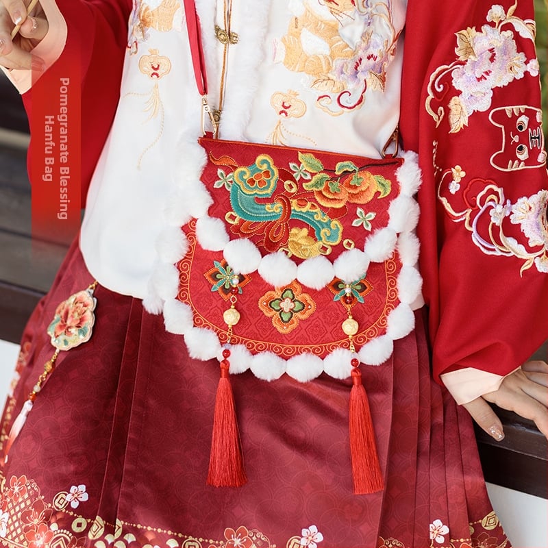 Qian Li pleca soma ar vāku – literārā nacionālā stila, poliesters, horizontāla kvadrāta forma, magnētiska aizdare, telefona kabata