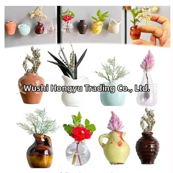 Мини вазичка за хладилник | Материал: смола; Категория: занаяти от смола; Стил: модерен минимализъм; Опаковка: картон