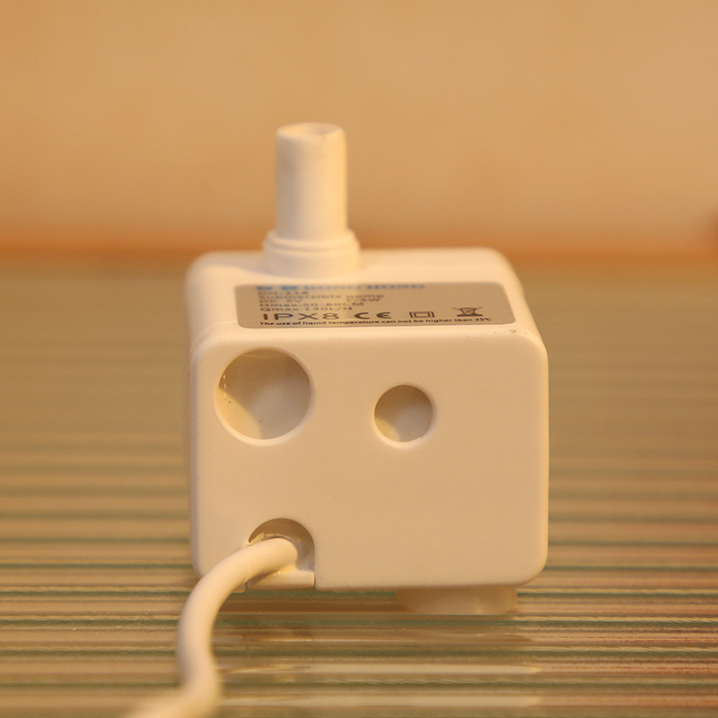 USB‑tápellátású DC‑5V alatti merítőszivattyú macska vízadagolóhoz automatikus keringéssel, ABS anyag