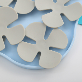 Silicijska posuda za polagano hranjenje kućnih ljubimaca i podlogu, oblik četverolistne deteline, protuklizna i zaštita od gušenja, za mačke i pse