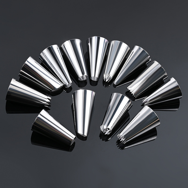 Krémnyomófej készlet, fém, elektroplattolt felülettel, sütemények díszítéséhez