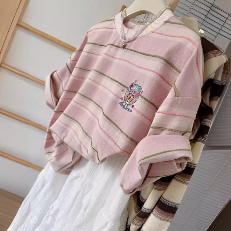 Tricou din bumbac, cu dungi, mâneci scurte, guler rotund, croială lejeră, colaj/ cusătură