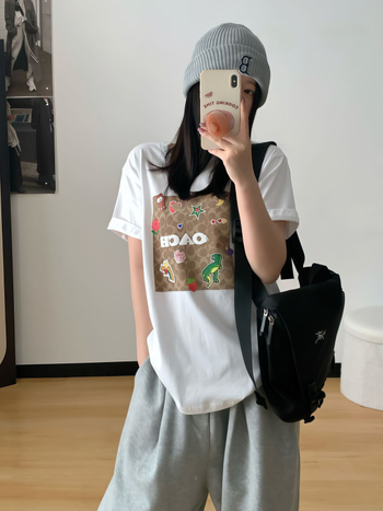 Tricou cu mâneci scurte, imprimeu geometric, guler rotund, croială lejeră, bumbac elastan, primăvară 2025