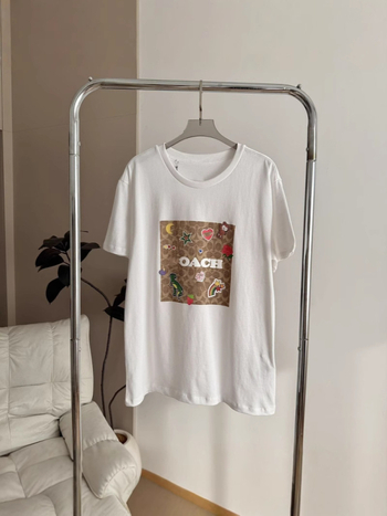 Tricou cu mâneci scurte, imprimeu geometric, guler rotund, croială lejeră, bumbac elastan, primăvară 2025