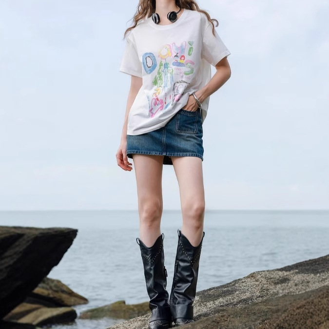 Tricou cu imprimeu graffiti, croială lejeră, guler U, mâneci lungi, 70–80% bumbac