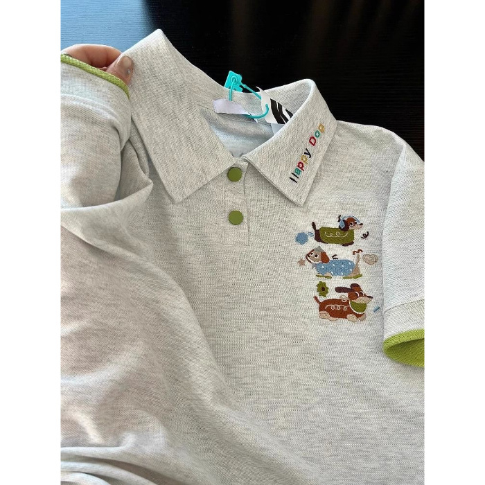 Tricou polo brodat Dachshund, amestec bumbac-spandex, mâneci scurte, stil colegiu