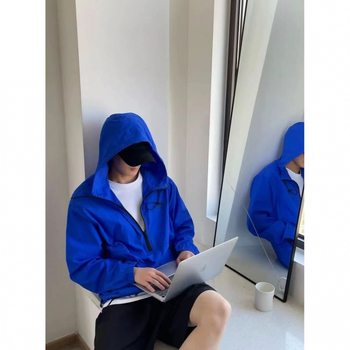 Ανδρικό ελαφρύ μπουφάν με κουκούλα και φερμουάρ, φαρδιά γραμμή, γεωμετρικό σχέδιο, πολυεστερική μείξη, για το καλοκαίρι