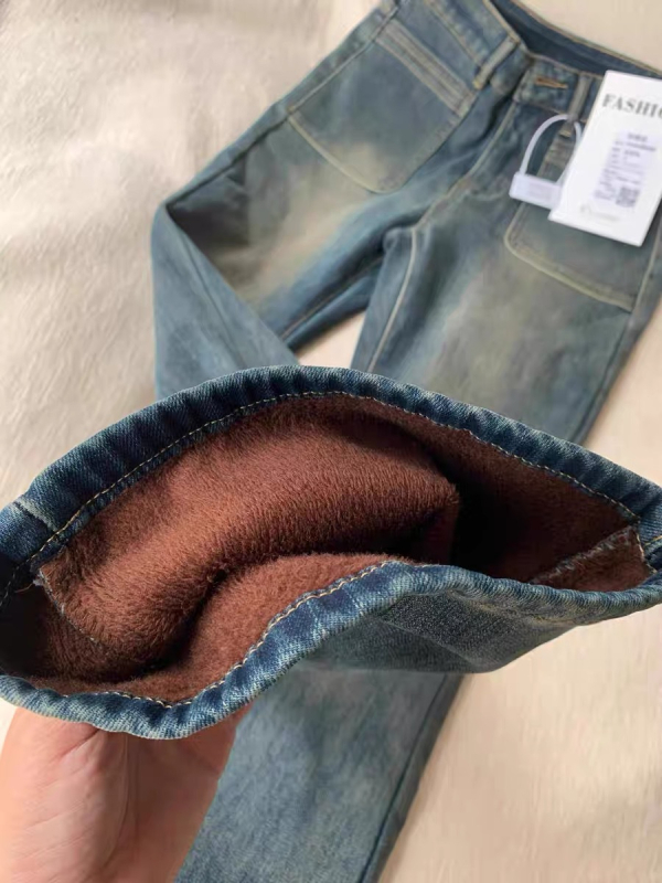 Ženske bootcut traperice, visoki pojas, mikro flare, debela fleec-podstava, denim s udjelom pamuka 50–70%, zimska kolekcija 2025