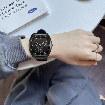 Ceas de damă cu cadran mare, mișcare cuarț, coroană spirală, sticlă minerală întărită, carcasă din aliaj