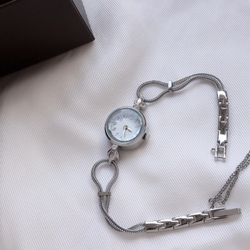 Ženski sat s vintage dijamantnom ukrasom, mali brojčanik, narukvica-stil, kvarcni pogon Miyota 9281 (Japan), vodootporan