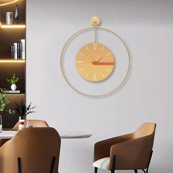 Ceas de perete cu carcasă metalică circulară, alimentat cu baterie, mișcare a secundelor cu sweep, cu o singură față, impermeabil.