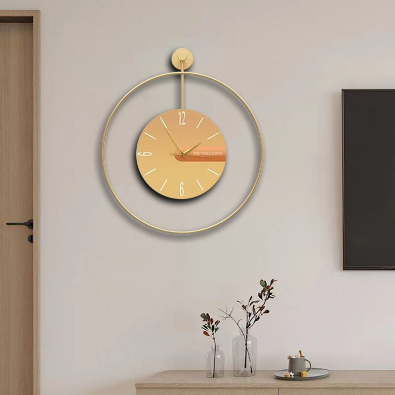 Ceas de perete cu carcasă metalică circulară, alimentat cu baterie, mișcare a secundelor cu sweep, cu o singură față, impermeabil.