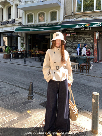 Ženska kratka windbreaker jakna od poliestera, 95% poliestera, stojeći ovratnik, dugi rukavi, ležeran kroj